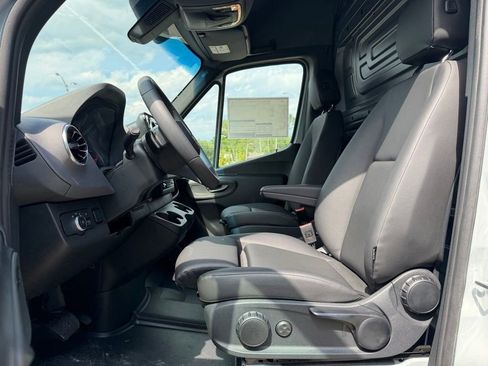 New 2025 Mercedes-Benz Sprinter 2500 image 12