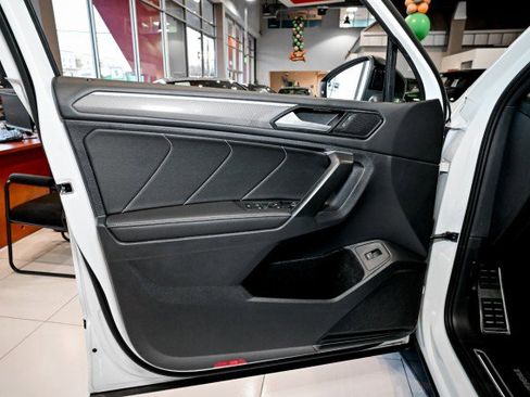 Used 2024 Volkswagen Tiguan SE R-Line image 15