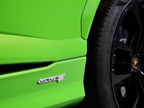 Used 2023 Lamborghini Urus S image 10