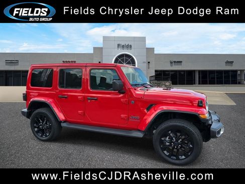 Used 2025 Jeep Wrangler Unlimited Sahara AWD/4WD image 1