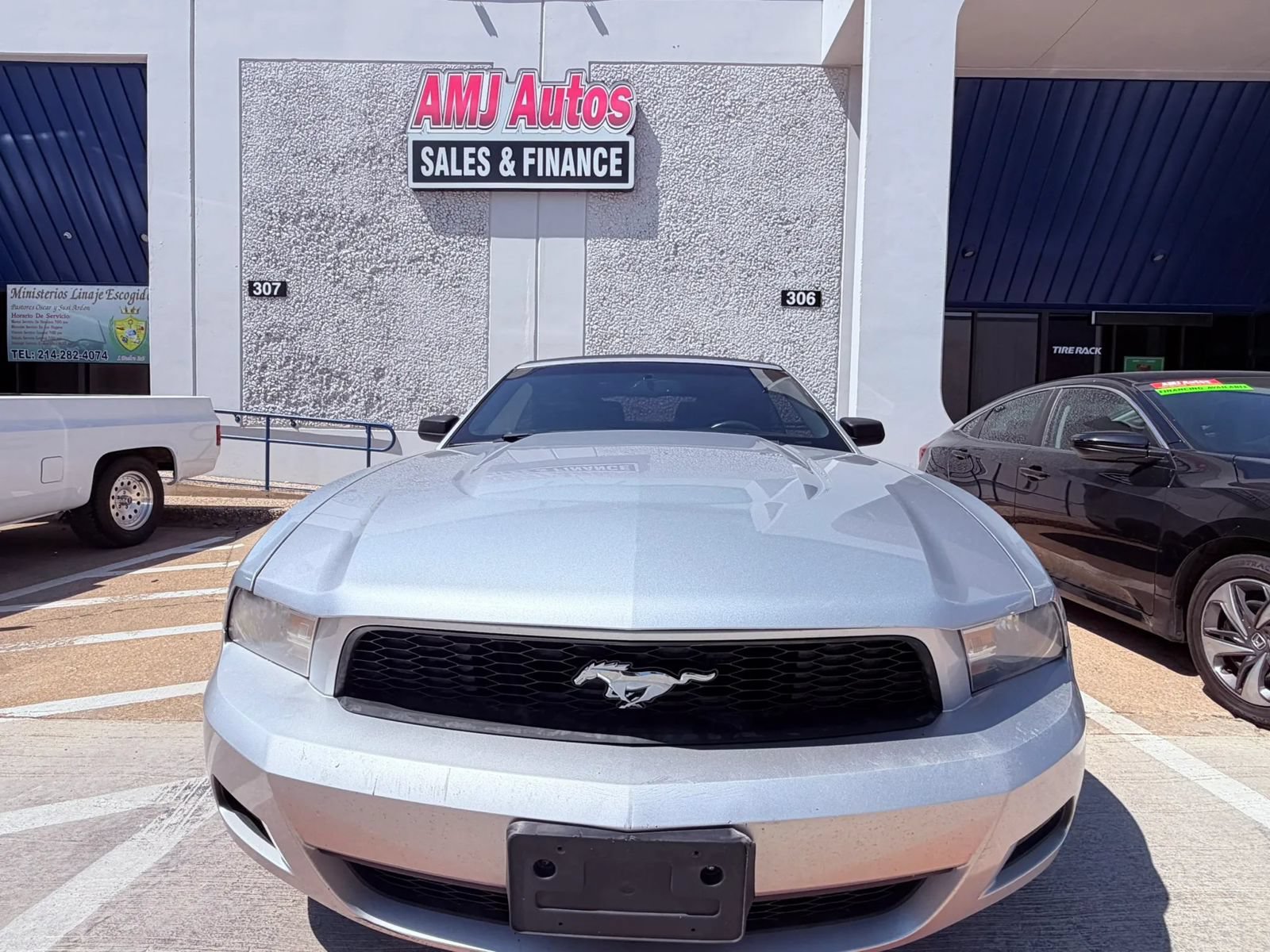 Used 2012 Ford Mustang Premium w/ Security Pkg RWD image 7