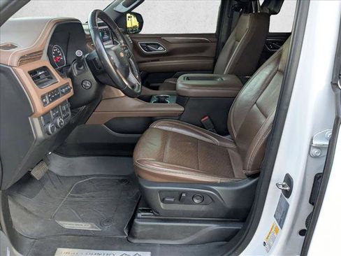 Used 2021 Chevrolet Suburban High Country w/ Premium Package image 15