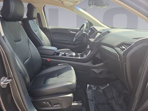 Used 2019 Ford Edge Titanium AWD/4WD image 17