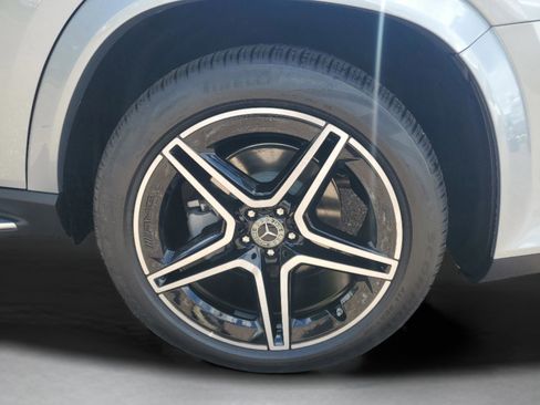 Certified 2026 Mercedes-Benz GLS 450 4MATIC image 8