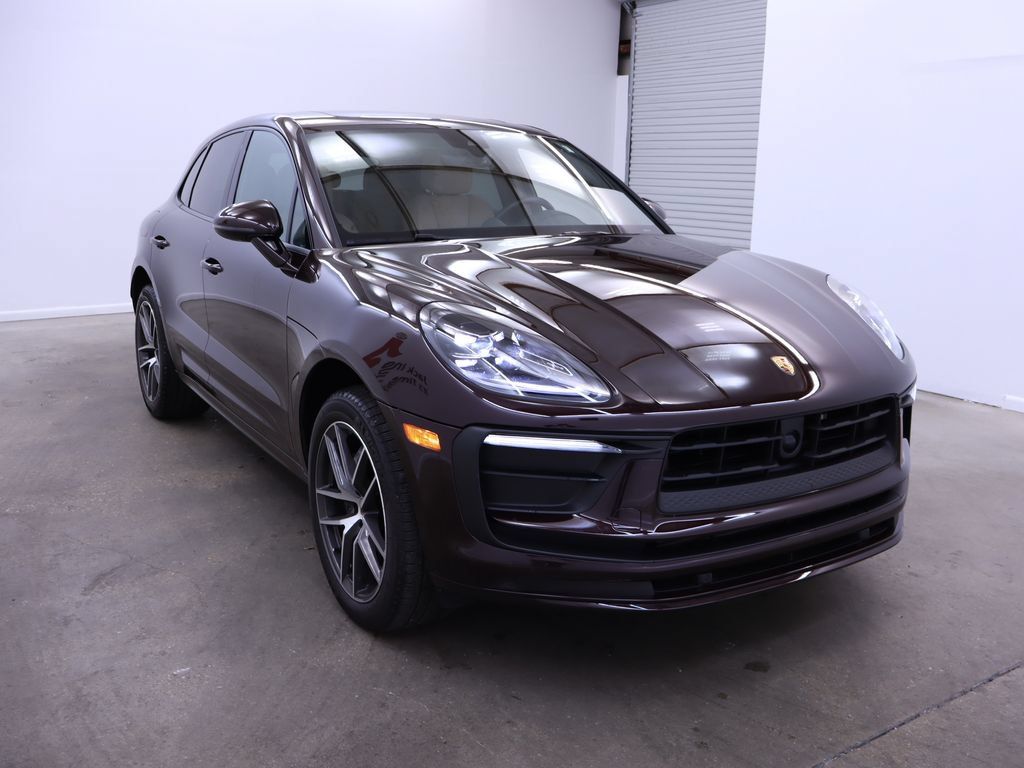 Used 2024 Porsche Macan AWD/4WD image 9