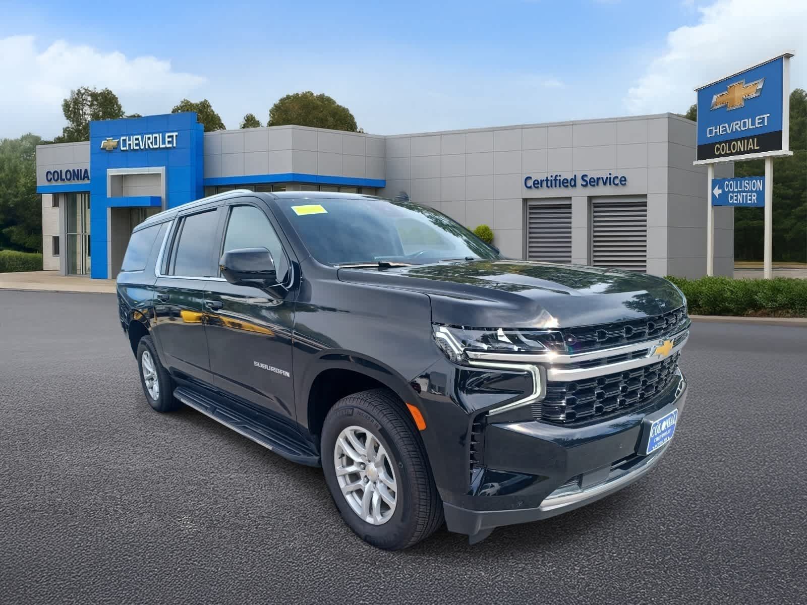 Used 2023 Chevrolet Suburban LS AWD/4WD image 2