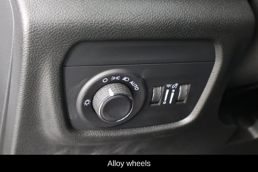 Used 2026 Jeep Grand Cherokee Altitude AWD/4WD image 22
