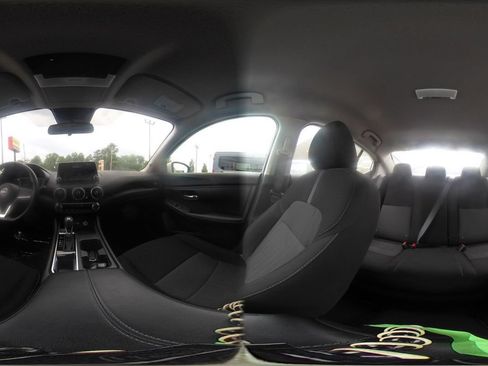 Used 2025 Nissan Sentra SV FWD image 32
