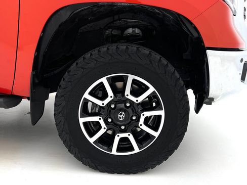 Used 2018 Toyota Tundra SR5 w/ TRD Off Road Package AWD/4WD image 30