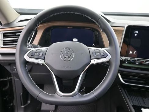 New 2026 Volkswagen Atlas SE image 7