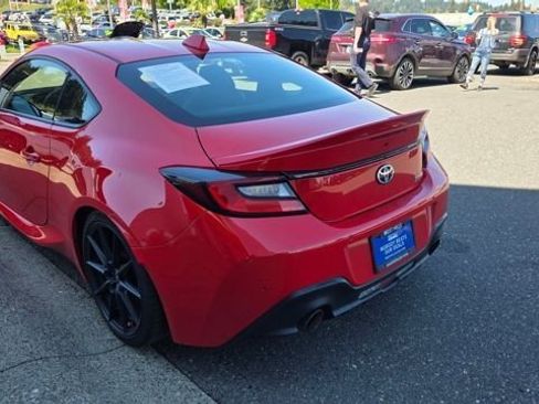 Used 2023 Toyota GR86 Premium RWD image 5