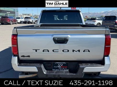 Used 2025 Toyota Tacoma SR5 AWD/4WD image 10