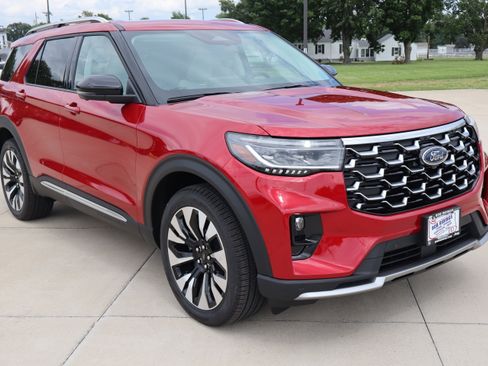 New 2026 Ford Explorer Platinum w/ LUX Leather Package AWD/4WD image 3