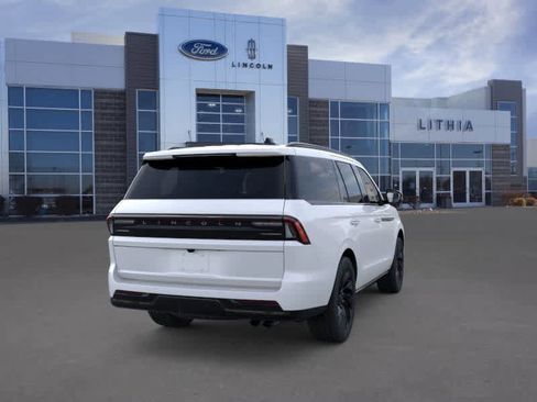 New 2026 Lincoln Navigator Reserve w/ Jet Appearance Package image 8