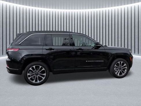 Certified 2024 Jeep Grand Cherokee Overland w/ Luxury Tech Group IV AWD/4WD image 5