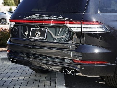 Used 2025 Lincoln Aviator Black Label w/ Jet Appearance Package image 9