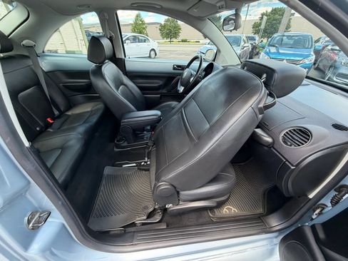 Used 2009 Volkswagen Beetle Coupe FWD image 27