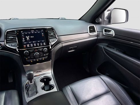 Used 2021 Jeep Grand Cherokee Limited image 19