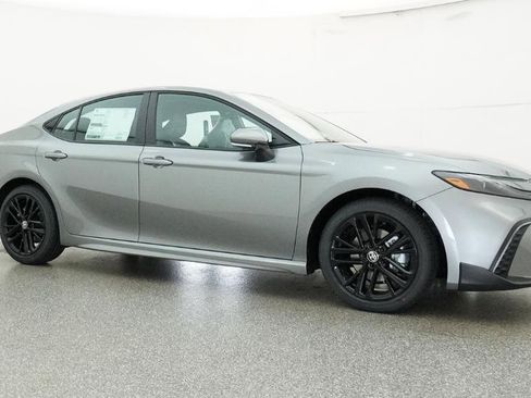 New 2026 Toyota Camry SE FWD image 17