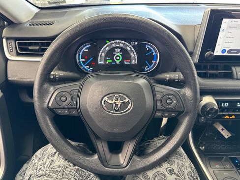 Certified 2025 Toyota RAV4 LE AWD/4WD image 17