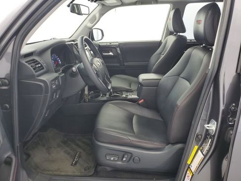 Used 2018 Toyota 4Runner TRD Off-Road Premium AWD/4WD image 17