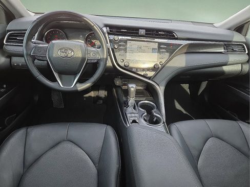 Used 2020 Toyota Camry XSE image 11