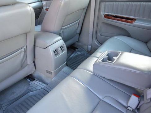 Used 2006 Toyota Camry XLE FWD image 26