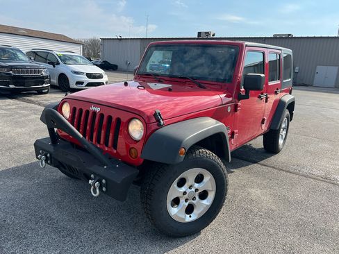 Used 2010 Jeep Wrangler Unlimited Sport image 1