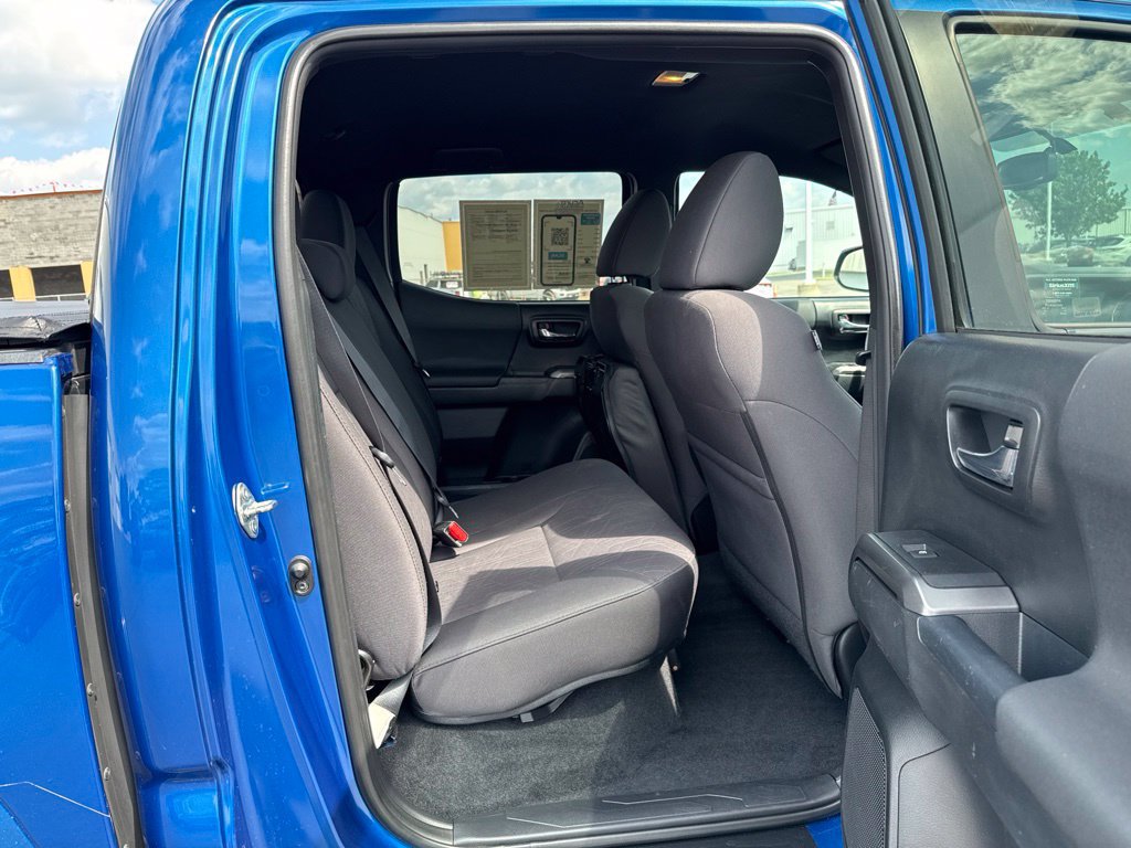 Used 2016 Toyota Tacoma TRD Sport w/ Towing Package AWD/4WD image 39