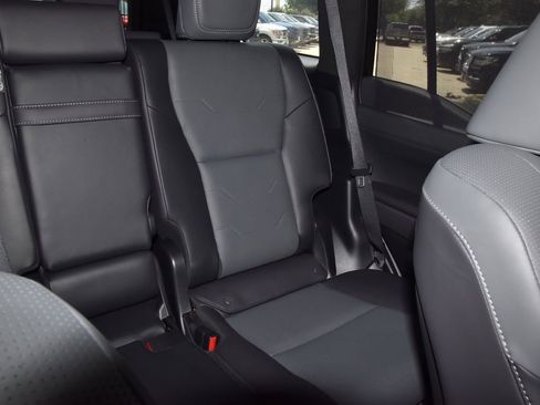 Used 2024 Lexus GX 550 w/ Accessory Package (Z1) AWD/4WD image 23