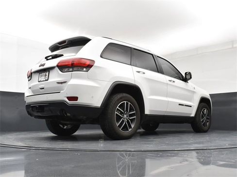 Used 2017 Jeep Grand Cherokee Trailhawk w/ Trailhawk Luxury Group image 24