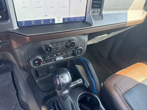 Used 2021 Ford Bronco Outer Banks image 13