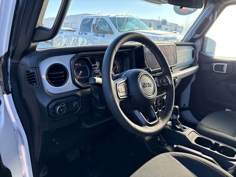 Used 2024 Jeep Wrangler Willys image 8
