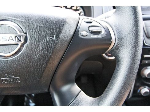 Used 2020 Nissan Pathfinder S FWD image 16