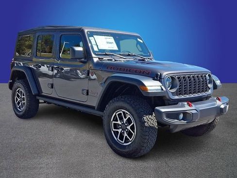 Used 2025 Jeep Wrangler Unlimited Rubicon w/ Convenience Group AWD/4WD image 2