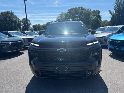 Used 2024 Chevrolet Traverse RS w/ LPO, Floor Liner Package AWD/4WD image 3