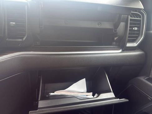 Used 2025 Chevrolet Silverado 2500 LT w/ Convenience Package image 28