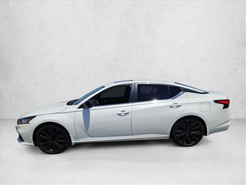 Used 2021 Nissan Altima 2.5 SR w/ SR Premium Package FWD image 8