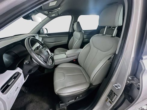 Used 2024 Hyundai Palisade SEL FWD image 13