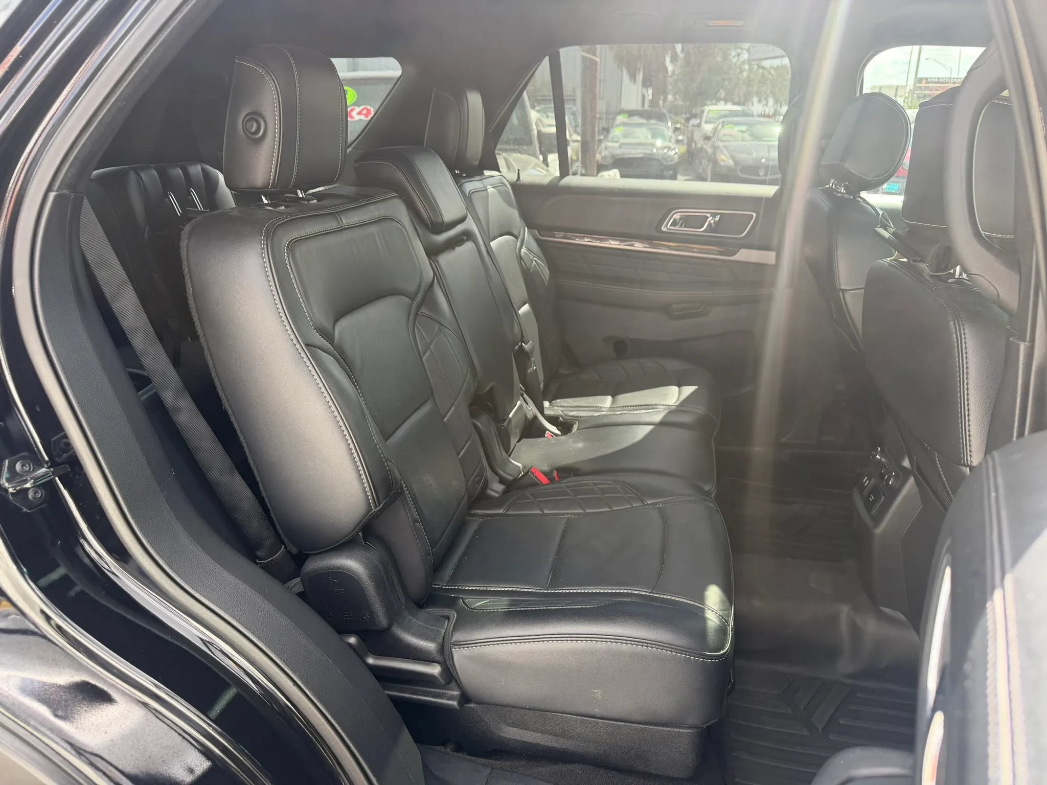 Used 2016 Ford Explorer Platinum AWD/4WD image 12