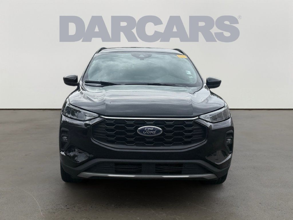 Used 2025 Ford Escape ST-Line Select AWD/4WD image 2
