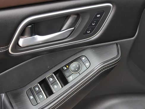 Used 2021 Nissan Rogue SL w/ Premium Package image 21