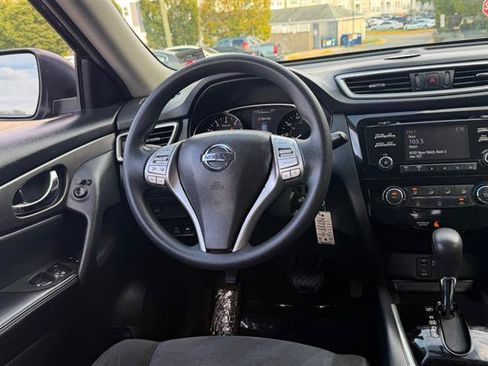 Used 2015 Nissan Rogue S AWD/4WD image 23