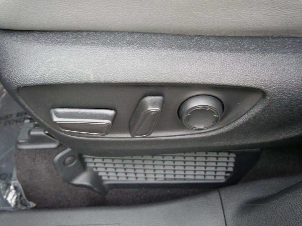 Certified 2025 Toyota Sienna XLE FWD image 15