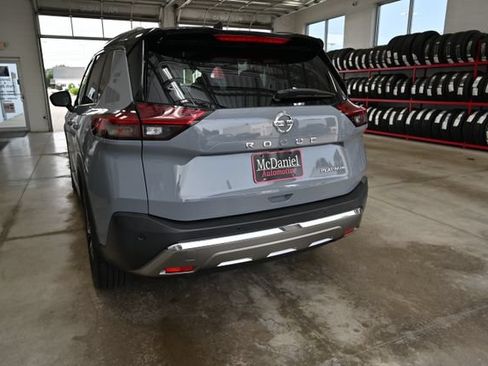 Used 2021 Nissan Rogue Platinum FWD image 7