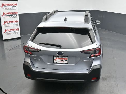 Used 2024 Subaru Outback Premium AWD/4WD image 30