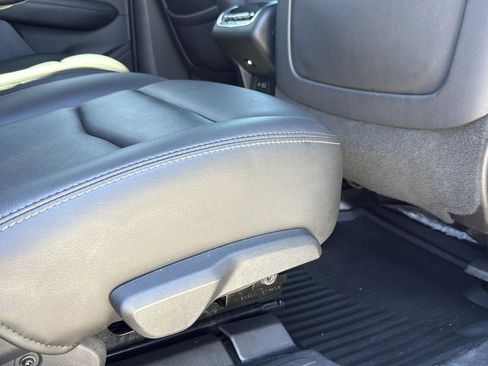 Used 2021 Cadillac XT6 Premium Luxury image 25