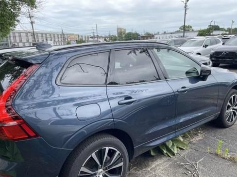 Used 2025 Volvo XC60 B5 Plus AWD/4WD image 4