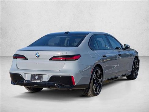 New 2026 BMW 740i image 2