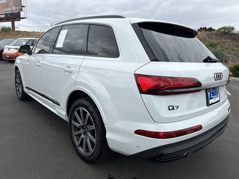 Used 2023 Audi Q7 2.0T Premium Plus w/ Premium Plus Package AWD/4WD image 3